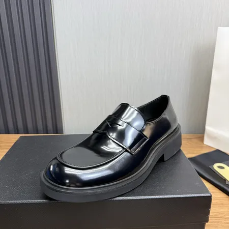 プラダ ビジネスシューズ