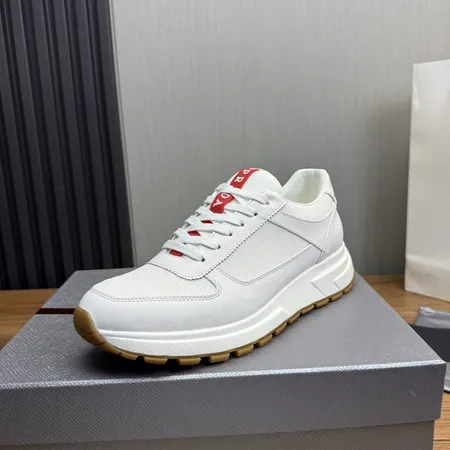 プラダ カジュアルシューズ