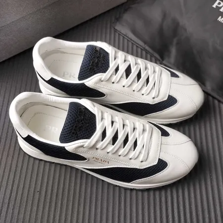 プラダ カジュアルシューズ