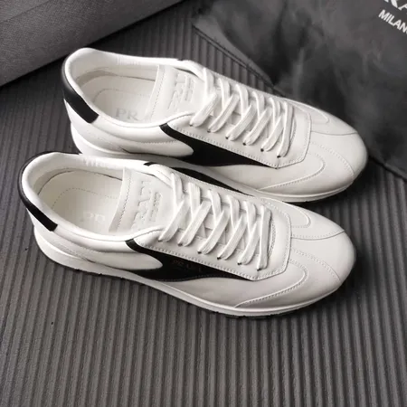 プラダ カジュアルシューズ