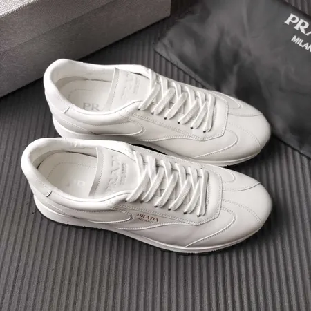 プラダ カジュアルシューズ