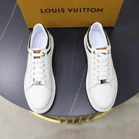 ルイヴィトン カジュアルシューズ