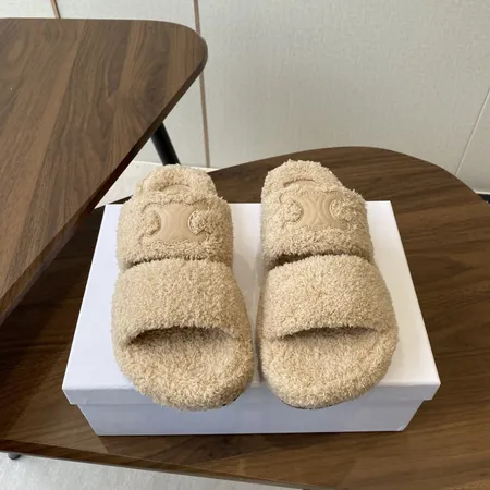 セリーヌ スリッパ