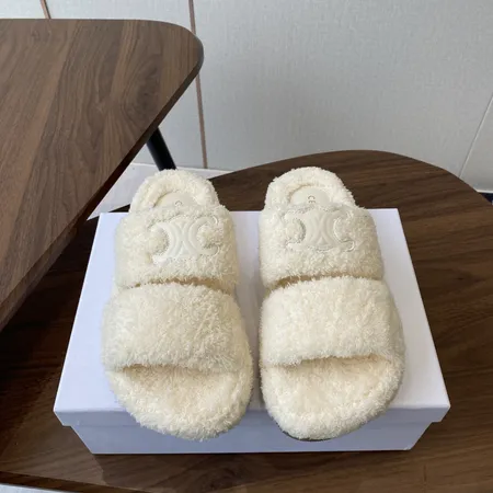 セリーヌ スリッパ