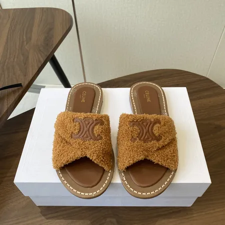 セリーヌ スリッパ