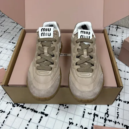 ミュウミュウ スニーカー
