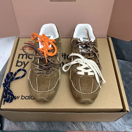 ミュウミュウ スニーカー