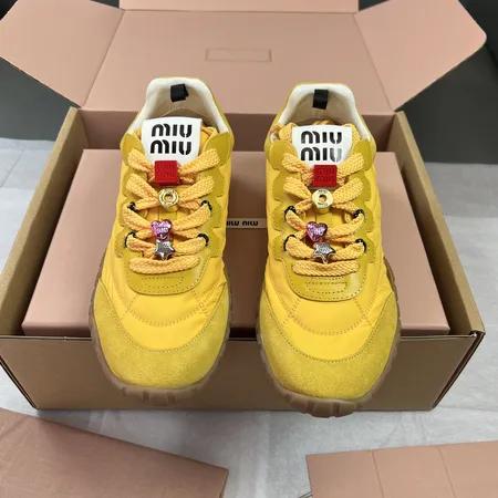 ミュウミュウ スニーカー