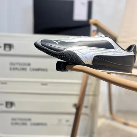 プーマ カジュアルシューズ