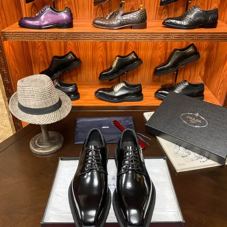 プラダ ビジネスシューズ