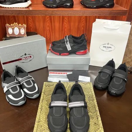 プラダ スニーカー