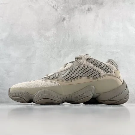 アディダス スニーカー