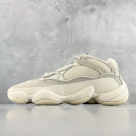 アディダス スニーカー