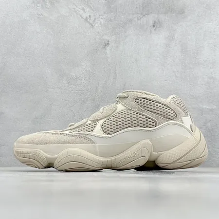 アディダス スニーカー