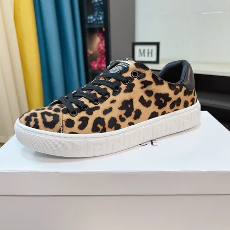 ヴェルサーチ カジュアルシューズ