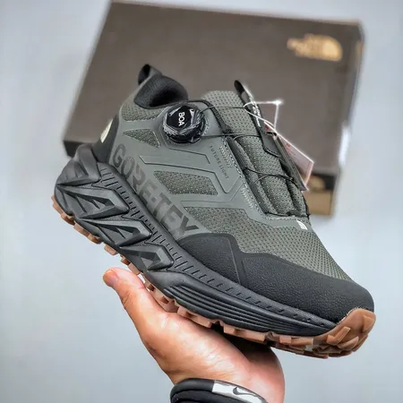 ノースフェイス スニーカー