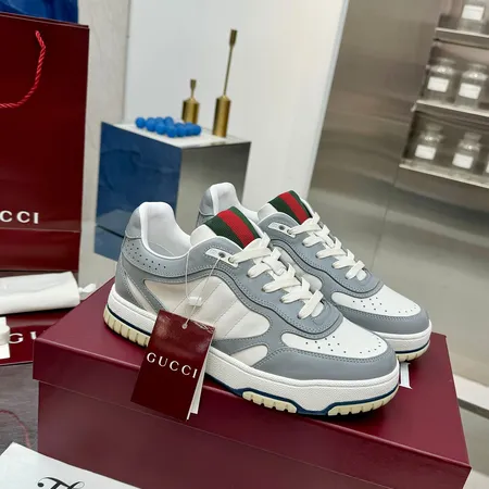 グッチ カジュアルシューズ