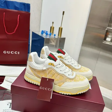 グッチ カジュアルシューズ