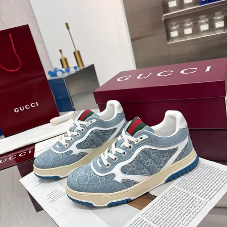 グッチ カジュアルシューズ