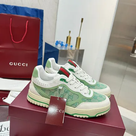 グッチ カジュアルシューズ