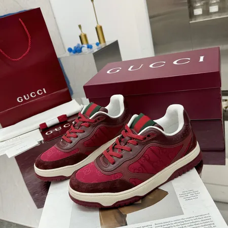 グッチ カジュアルシューズ