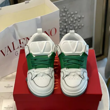 ヴァレンティノ カジュアルシューズ