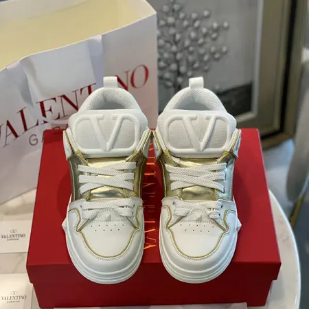 ヴァレンティノ カジュアルシューズ