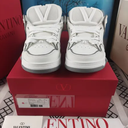 ヴァレンティノ カジュアルシューズ