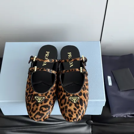 プラダ スリッパ