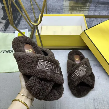 フェンディ スリッパ