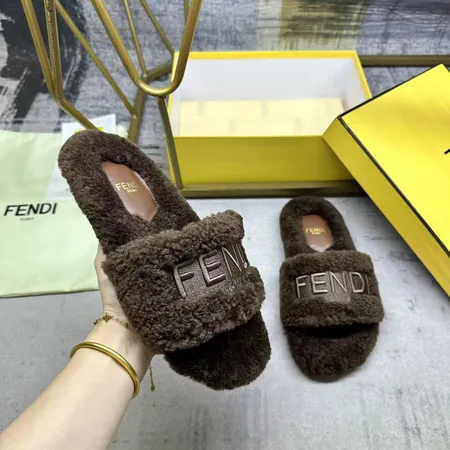 フェンディ スリッパ