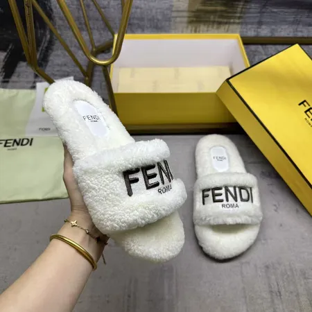 フェンディ スリッパ