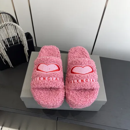 バレンシアガ スリッパ