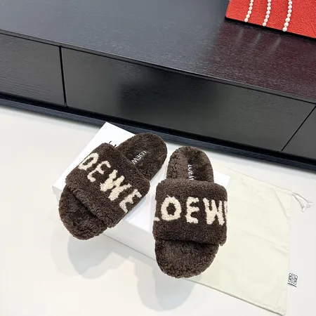 ロエベ スリッパ