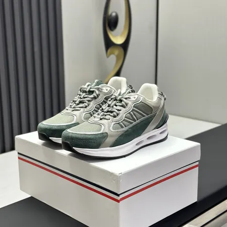 モンクレール スニーカー