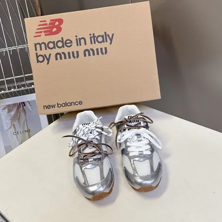 ミュウミュウ スニーカー