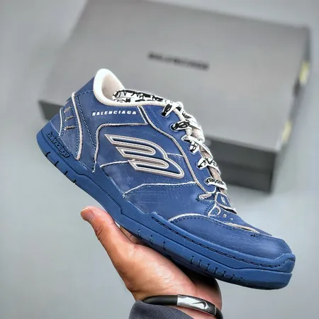 バレンシアガ カジュアルシューズ