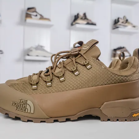 ノースフェイス スニーカー