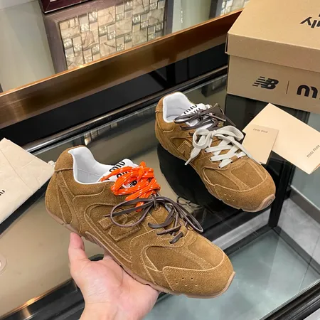 ミュウミュウ スニーカー