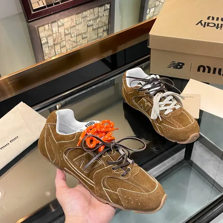 ミュウミュウ スニーカー