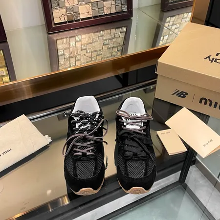 ミュウミュウ スニーカー