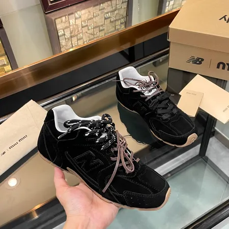 ミュウミュウ スニーカー