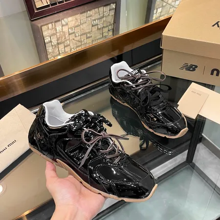 ミュウミュウ スニーカー