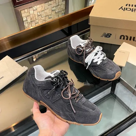 ミュウミュウ スニーカー