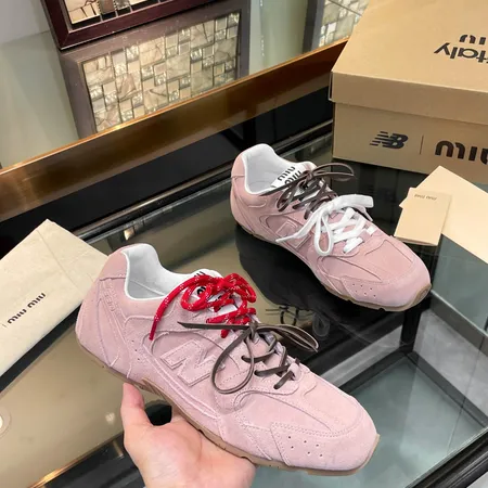 ミュウミュウ スニーカー