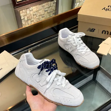 ミュウミュウ スニーカー