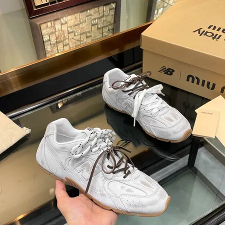 ミュウミュウ スニーカー