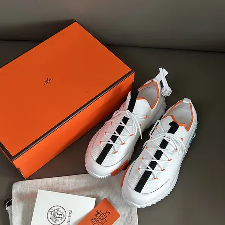 エルメス スニーカー