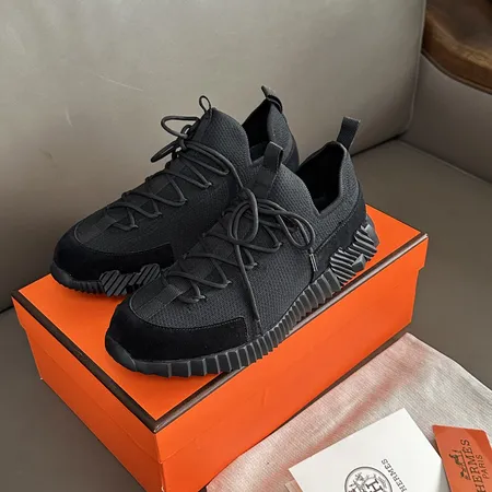 エルメス スニーカー