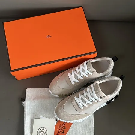 エルメス スニーカー